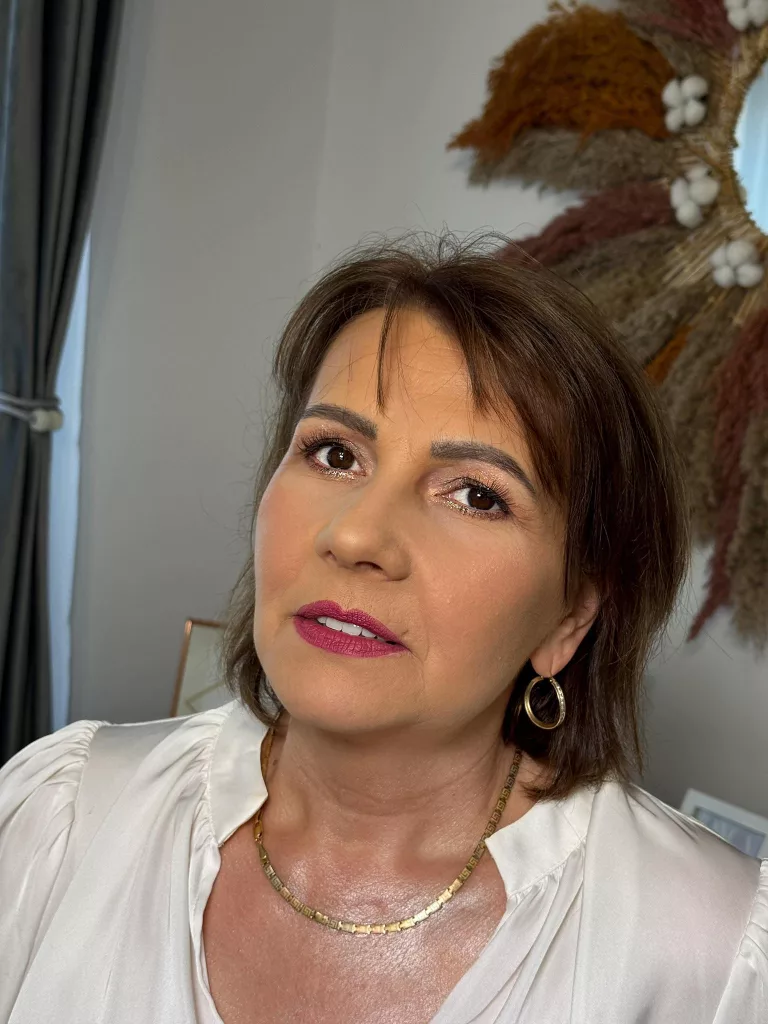 Tendințe în machiaj 2025 – ce se poartă în Timișoara la evenimentele speciale